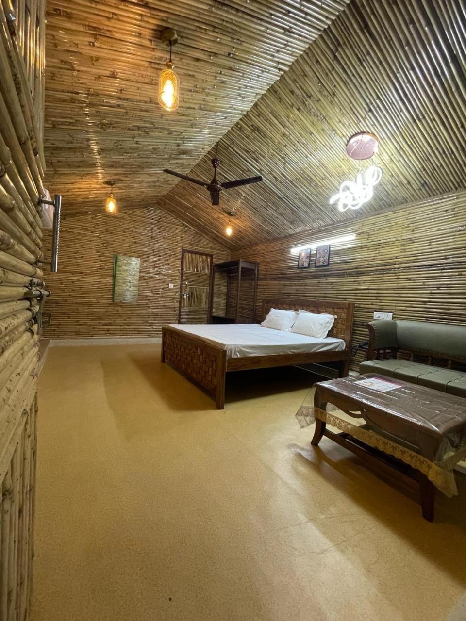 Gopika Resort Vrindāvan Exterior foto